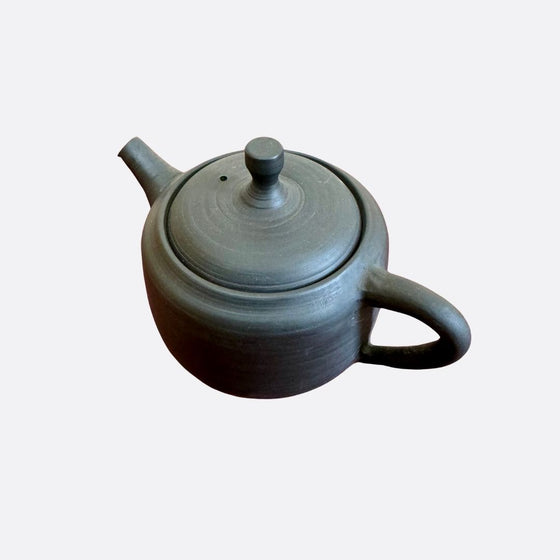 SETSUGETSU Ushirode Black Clay Kyusu Teapot